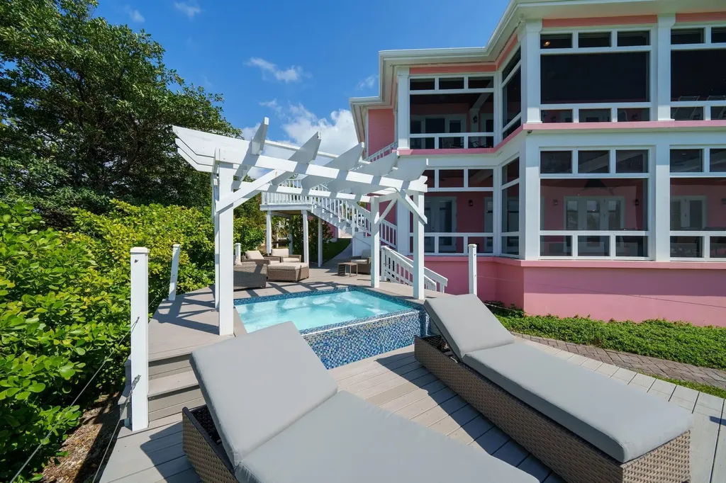 Pair Of Aces Abaco BS