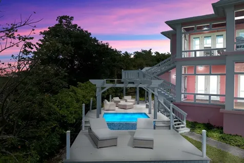 Pair Of Aces Abaco BS