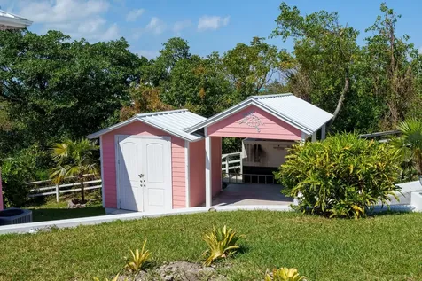 Pair Of Aces Abaco BS