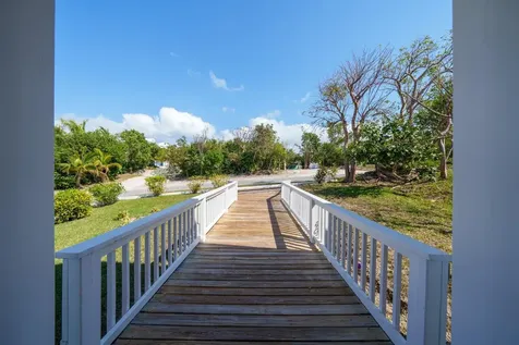 Pair Of Aces Abaco BS