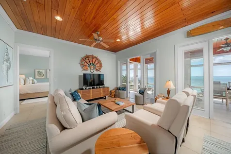 Pair Of Aces Abaco BS