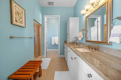 Pair Of Aces Abaco BS