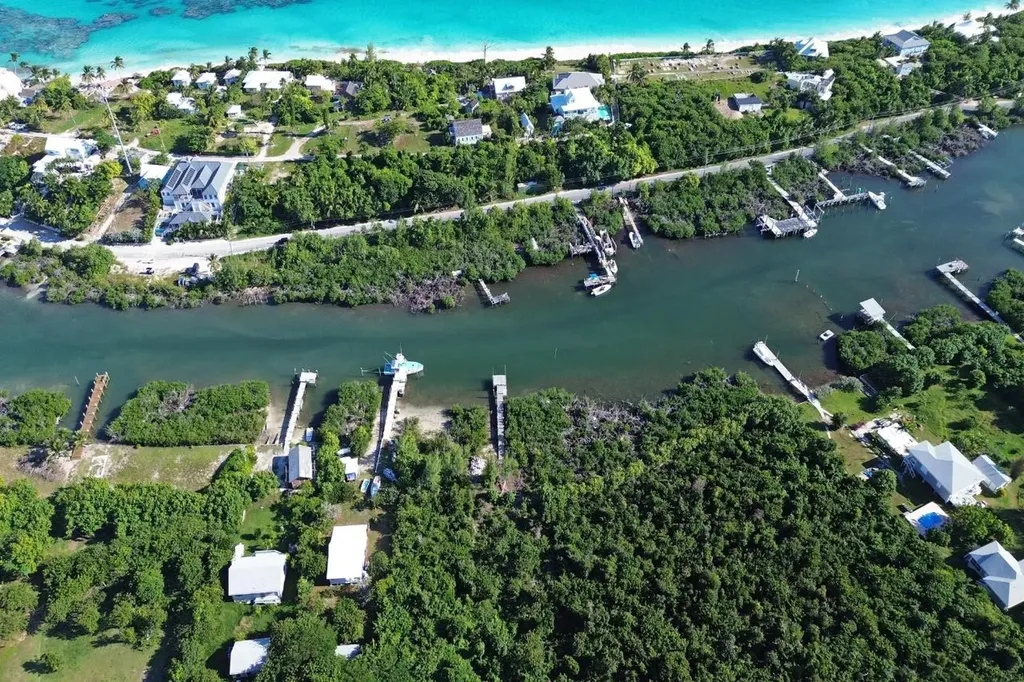 Nigh Life Abaco BS