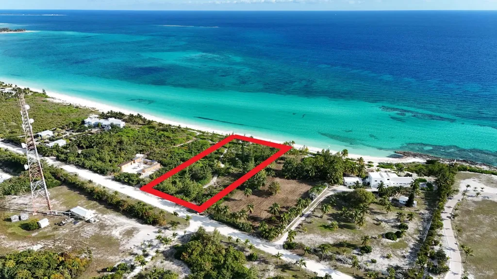 Queens Beach- Chub Cay Berry Islands BS