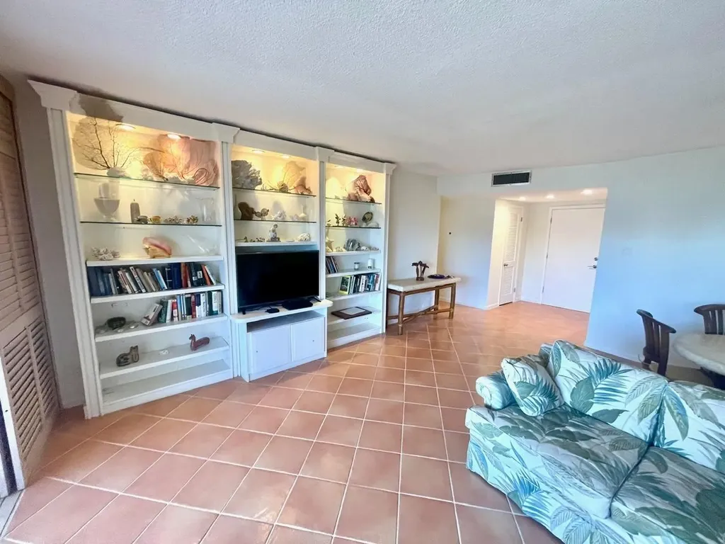 Silver Point Condominium Grand Bahama Freeport BS