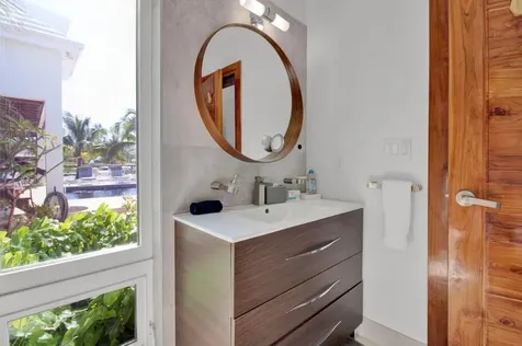 Ocean Drive 13b New Providence Paradise Island BS