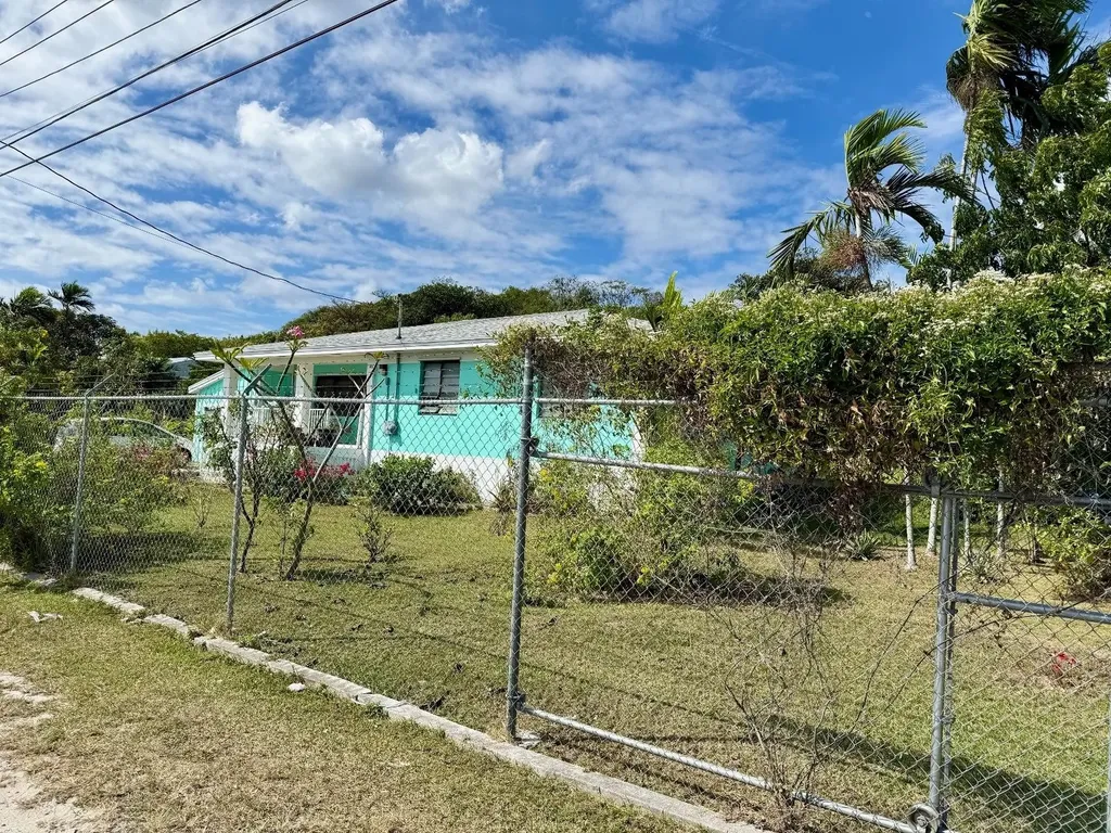 Cove's Estate Abaco BS