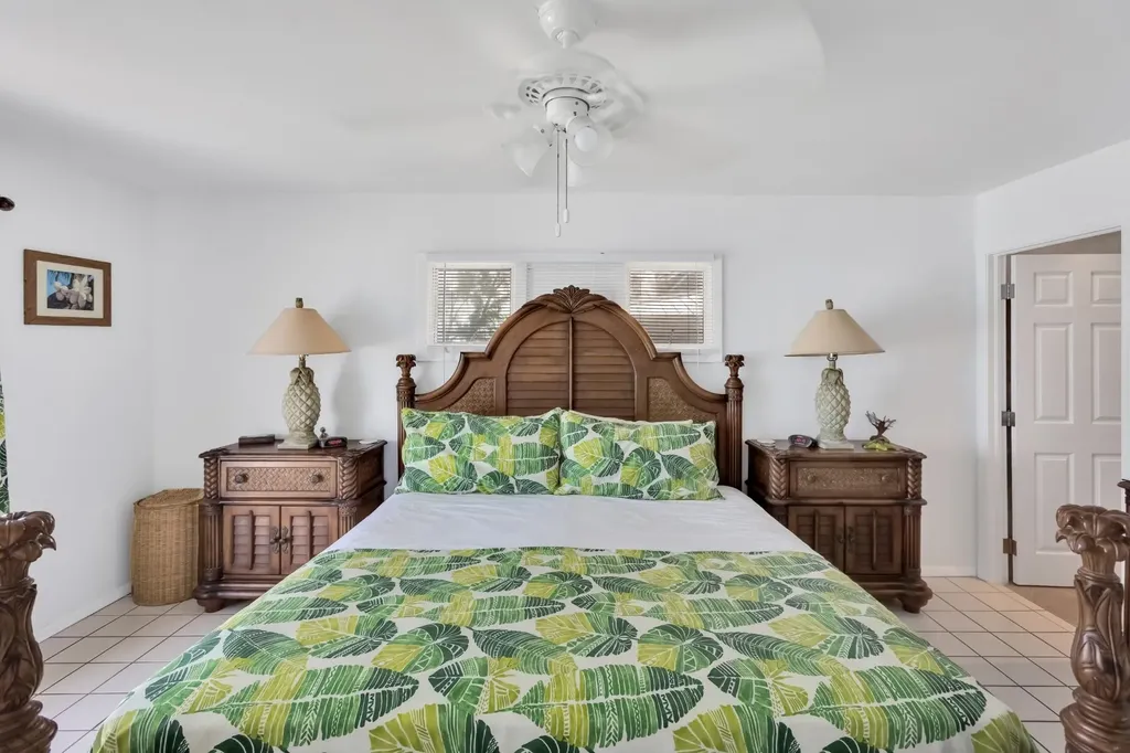 Queens Highway 18 Exuma BS