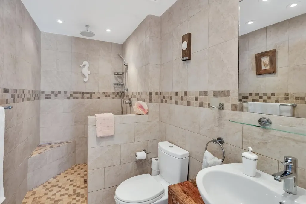 Queens Highway 18 Exuma BS