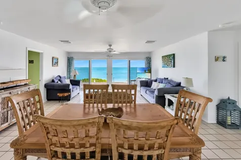 Queens Highway 18 Exuma BS