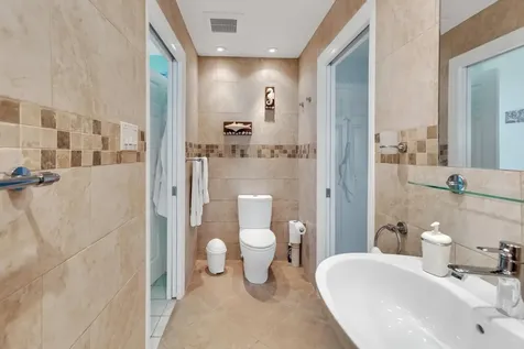 Queens Highway 18 Exuma BS