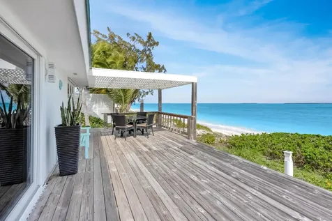 Queens Highway 18 Exuma BS