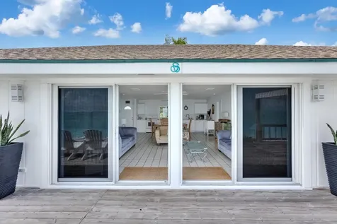 Queens Highway 18 Exuma BS