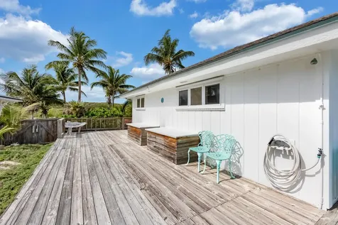 Queens Highway 18 Exuma BS