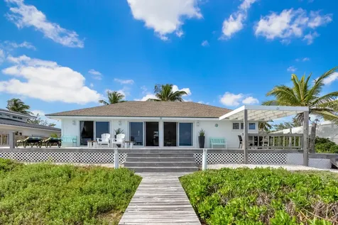 Queens Highway 18 Exuma BS