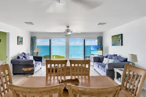 Queens Highway 18 Exuma BS