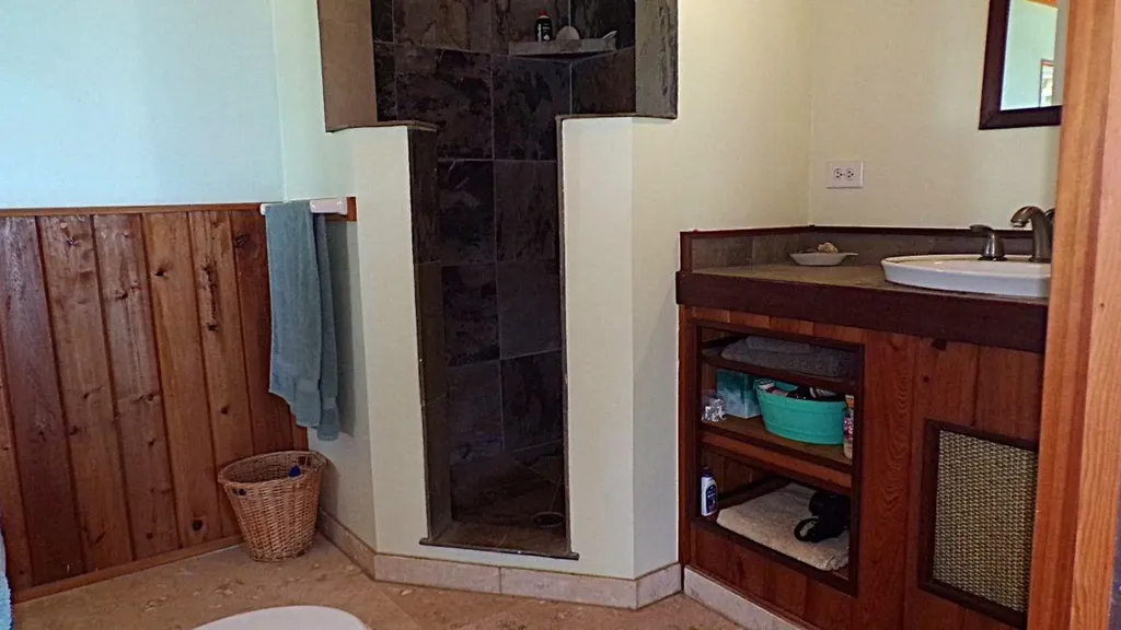 2bd/2ba Mckann's Long Island BS