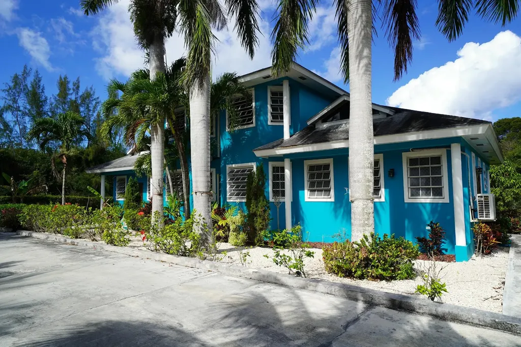 Jacaranda Line 41 New Providence Paradise Island BS