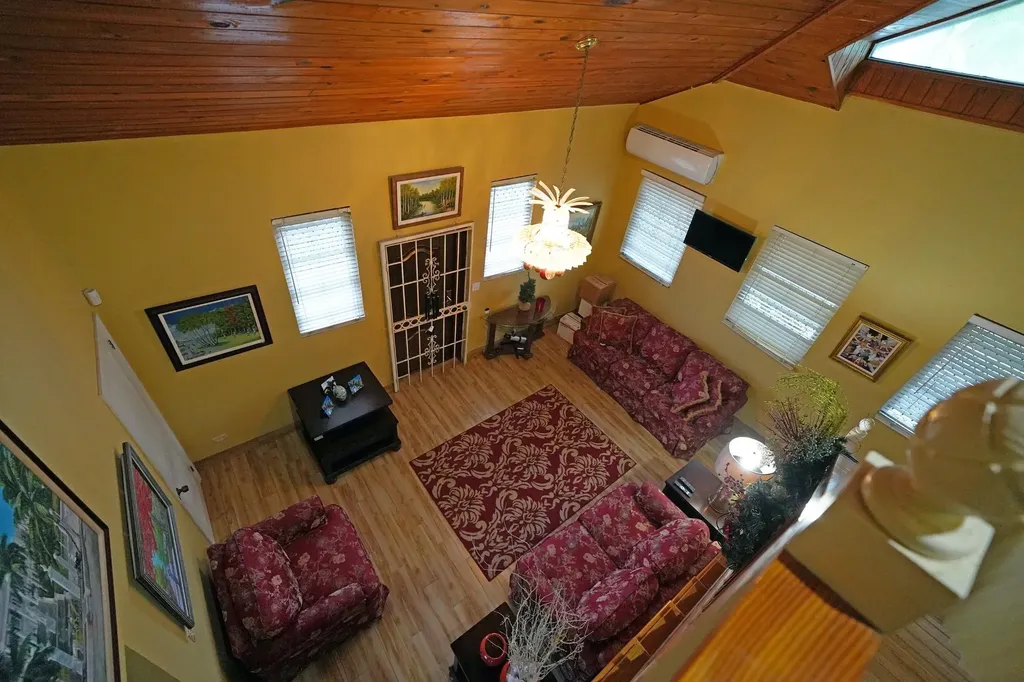 Jacaranda Line 41 New Providence Paradise Island BS