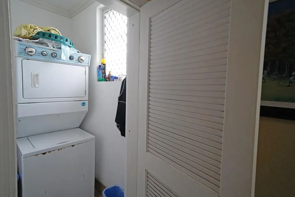 Jacaranda Line 41 New Providence Paradise Island BS