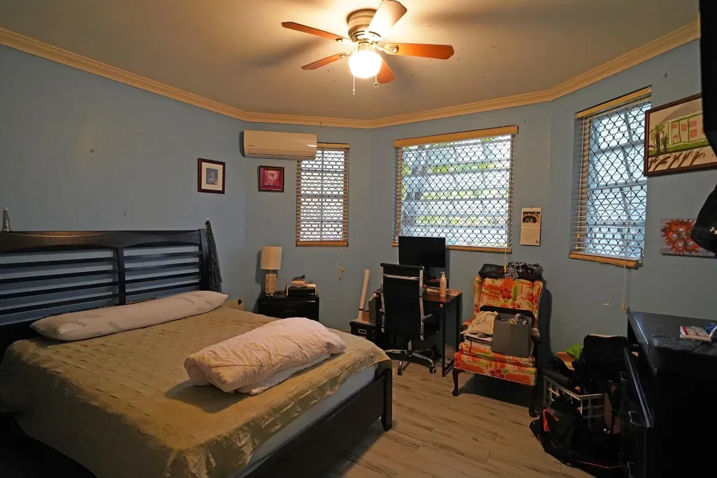 Jacaranda Line 41 New Providence Paradise Island BS