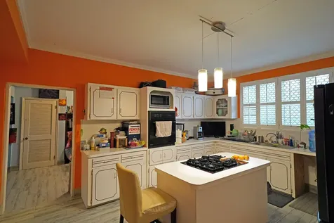 Jacaranda Line 41 New Providence Paradise Island BS