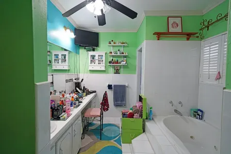 Jacaranda Line 41 New Providence Paradise Island BS