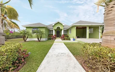 Winton Heights New Providence Paradise Island BS