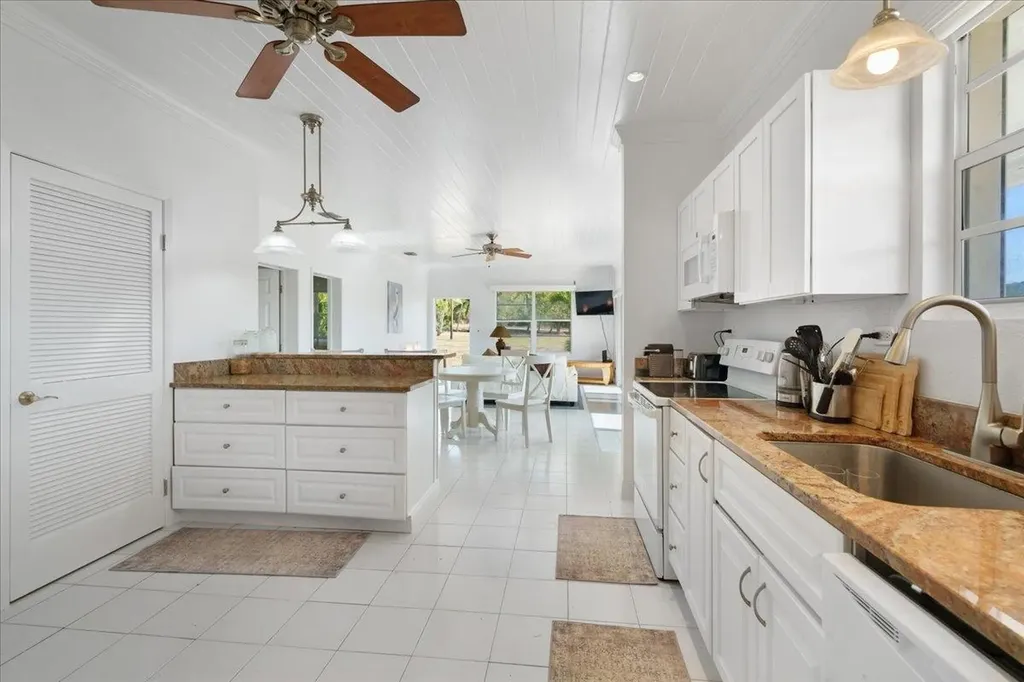 Gregory Town Eleuthera BS