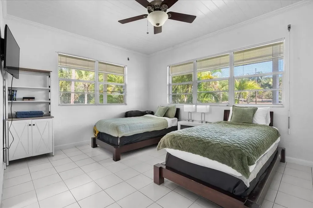 Gregory Town Eleuthera BS