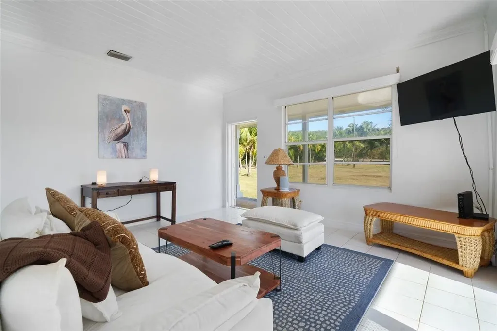 Gregory Town Eleuthera BS