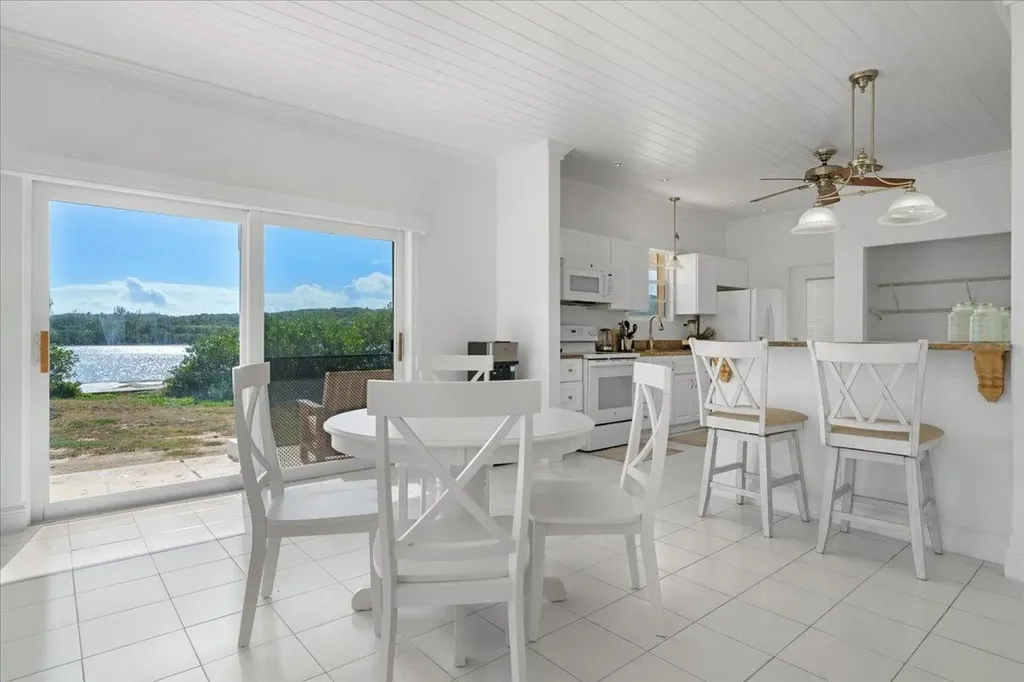 Gregory Town Eleuthera BS