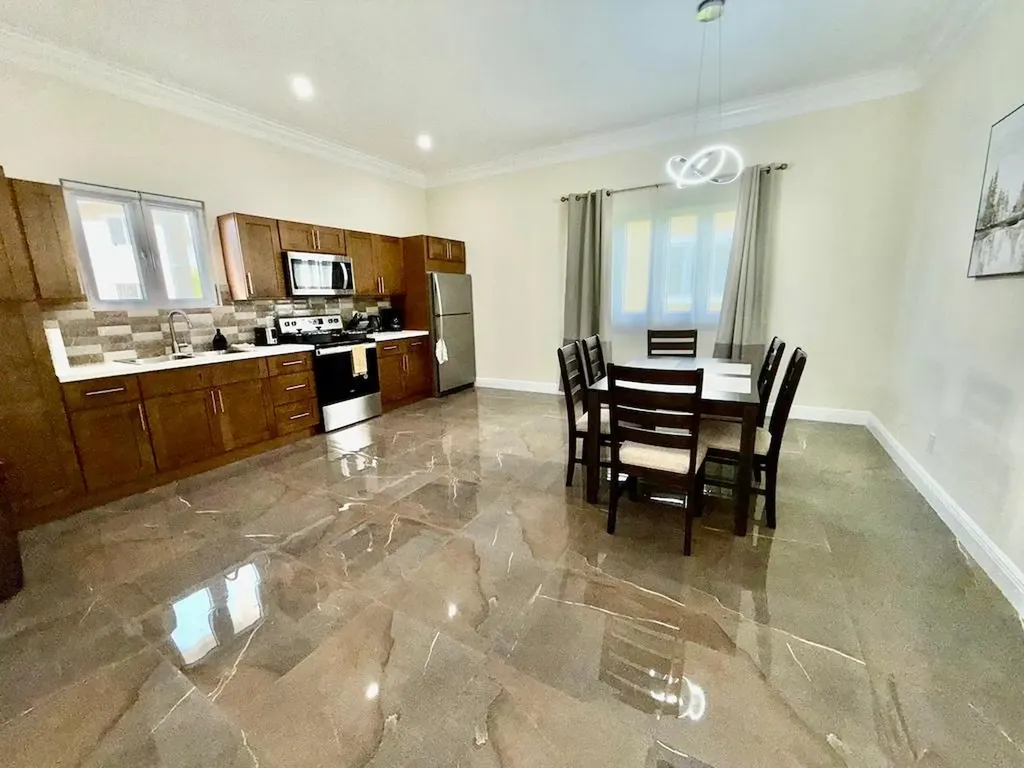 Silver Coin Lane #7 Grand Bahama Freeport BS