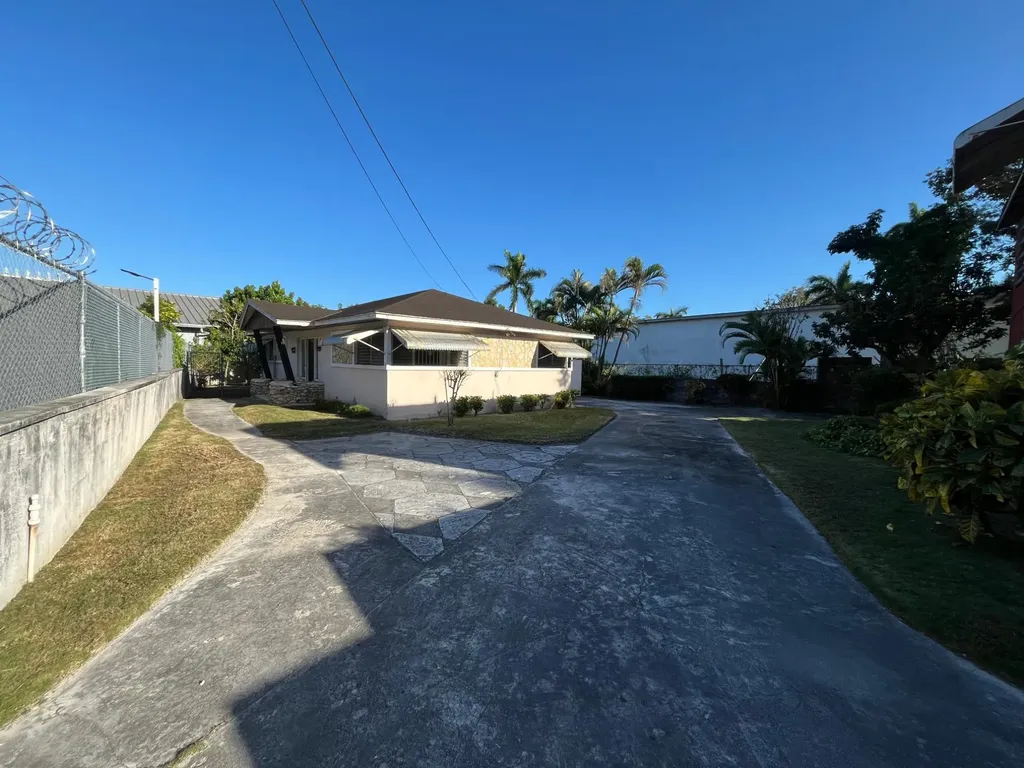 #5 Bakers Close New Providence Paradise Island BS