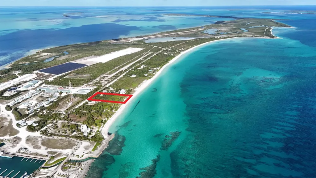 Queens Beach Chub Cay Berry Islands BS