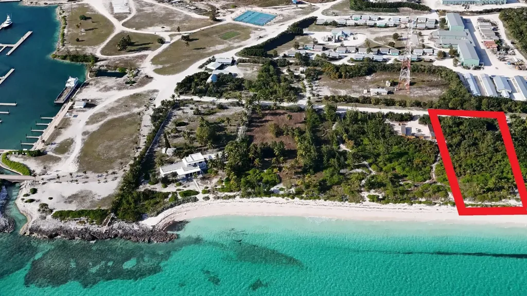 Queens Beach Chub Cay Berry Islands BS