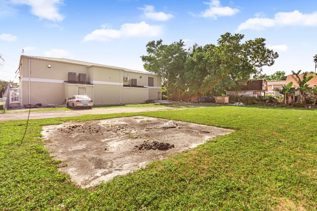 Carmichael Road Rental New Providence Paradise Island BS