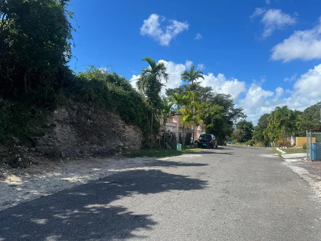 Garden Hills New Providence Paradise Island BS