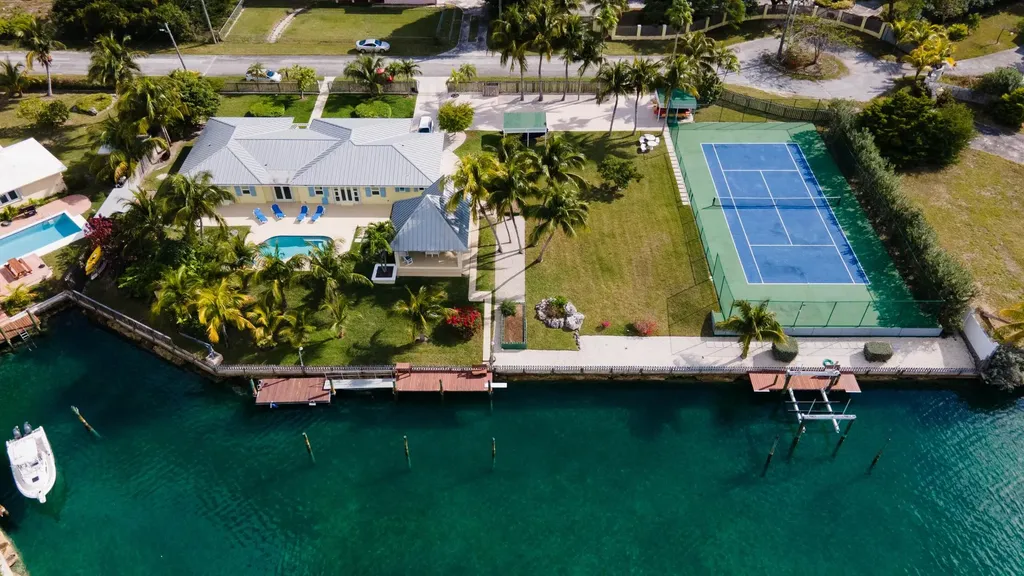 Crossbones Close Grand Bahama Freeport BS