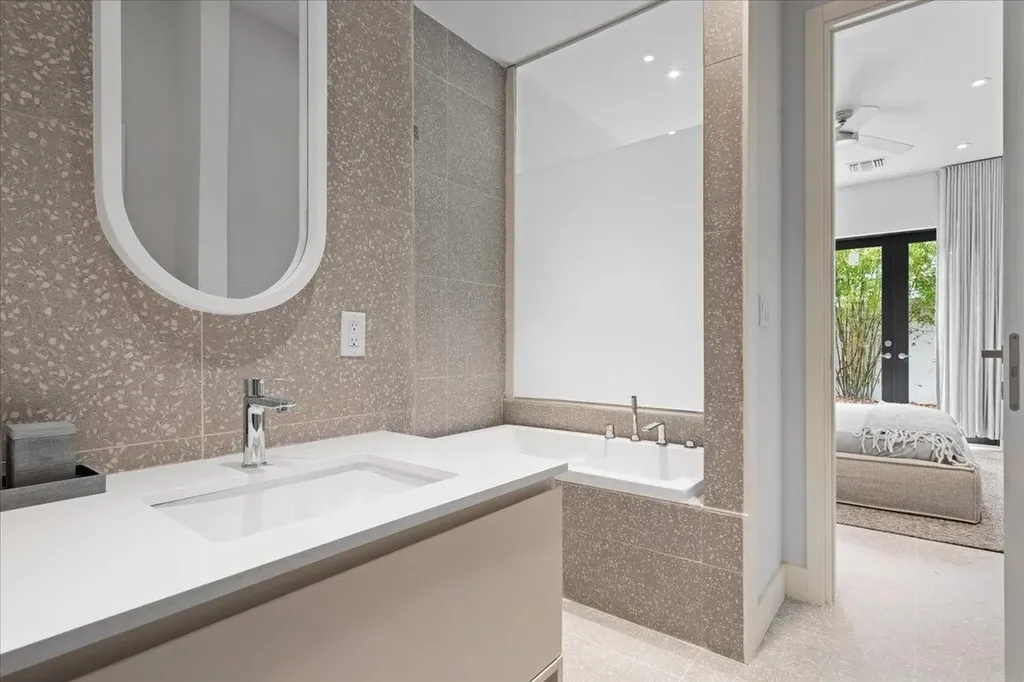 I-1 Westend Love Beach New Providence Paradise Island BS