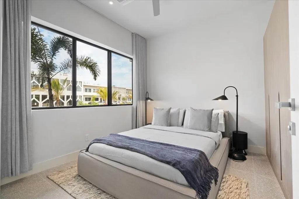 I-1 Westend Love Beach New Providence Paradise Island BS