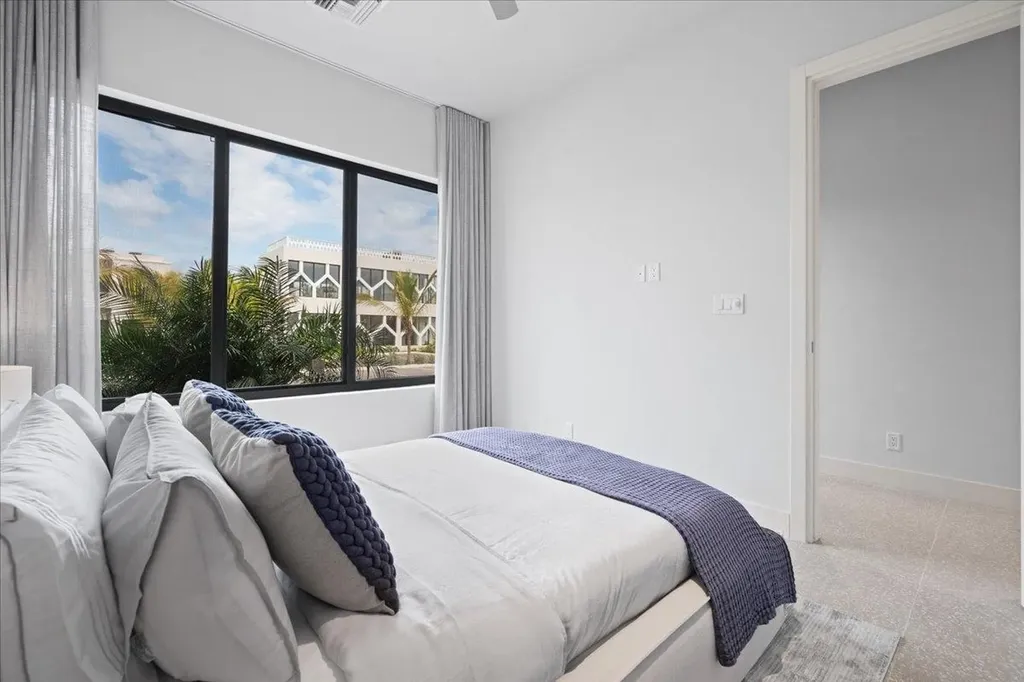 I-1 Westend Love Beach New Providence Paradise Island BS