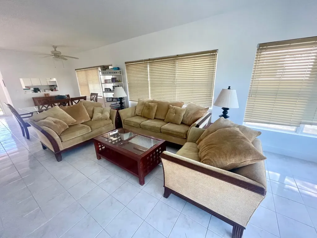 Riviera Towers Condominiu Grand Bahama Freeport BS