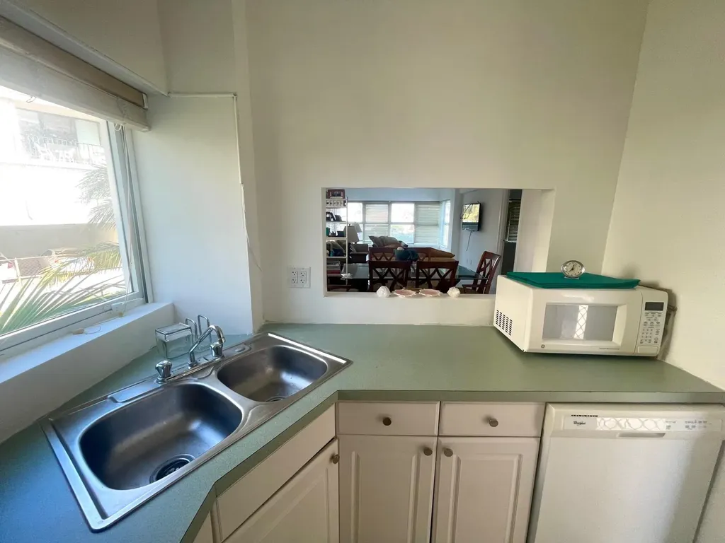 Riviera Towers Condominiu Grand Bahama Freeport BS