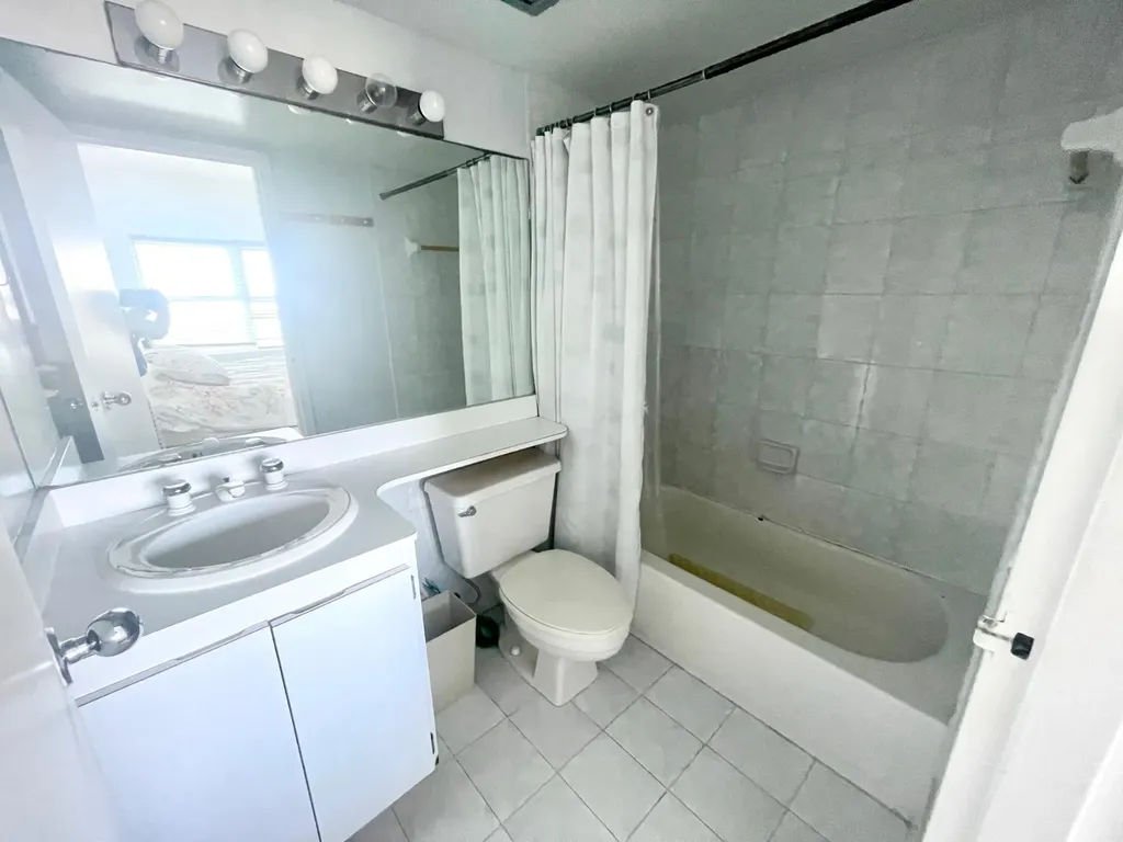 Riviera Towers Condominiu Grand Bahama Freeport BS