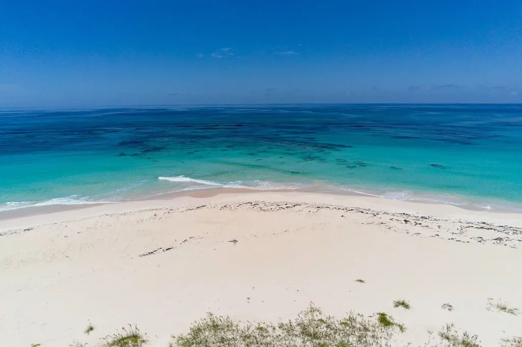 Lot C Airport Beach Eleuthera BS