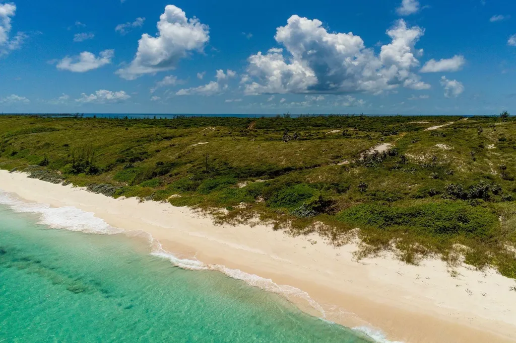 Lot C Airport Beach Eleuthera BS