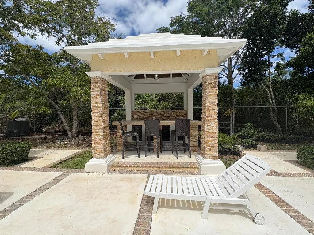 Lyford Hills New Providence Paradise Island BS