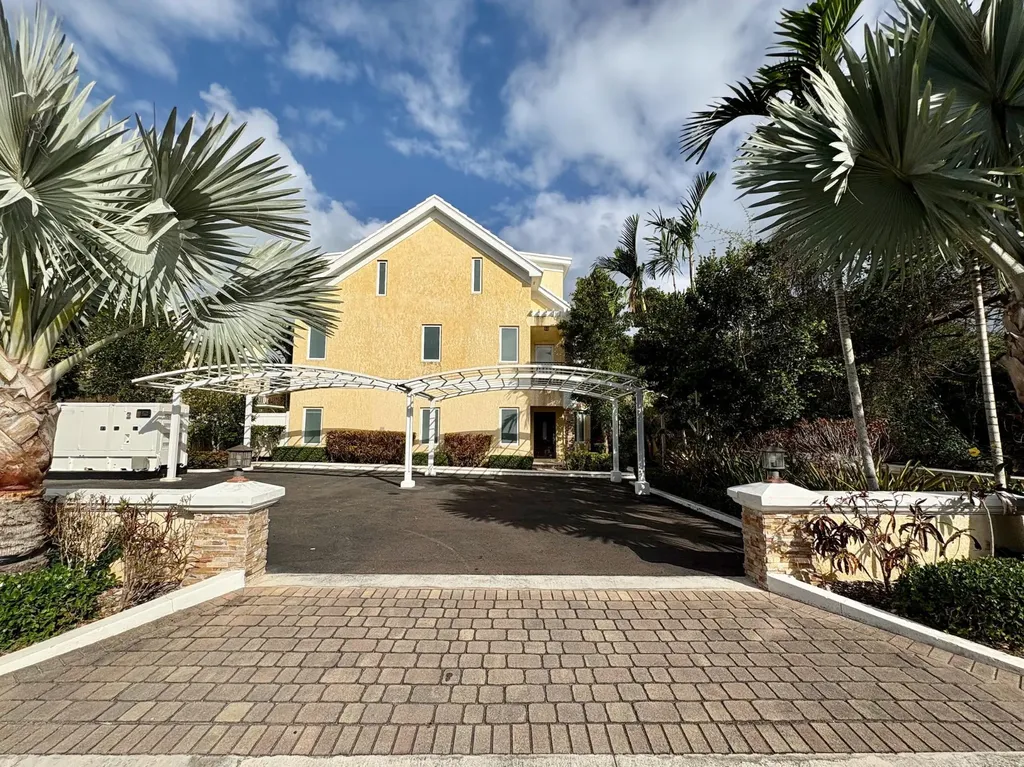 Lyford Hills New Providence Paradise Island BS