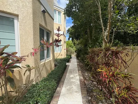 Lyford Hills 2/2.5 New Providence Paradise Island BS
